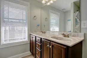 4 bedroom home with spectacular sound views - Image 5
