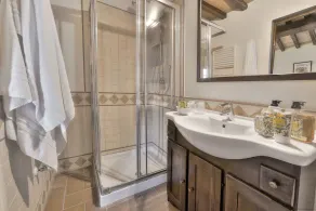 Luxury Villa: Air-Co & Swimmingpool in Chianti/Sleeps 21 or more in extra suites - Image 4