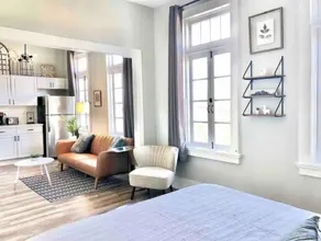 Historic Perfectly-located Uptown Studio - Image 3
