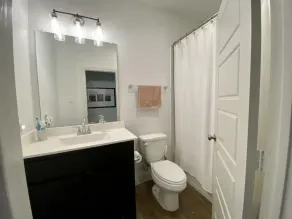 New Farmhouse-Modern Home Close to Everything and pet friendly! - Image 3