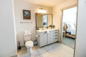 Uptown Fully Furnished 2BR Apartment apts - Image 3