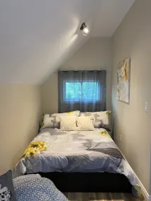 Mysig liten stuga med stor utsikt över Trent - Image 3