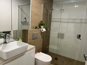 Appartamento ammobiliato moderno con una camera da letto - Image 4