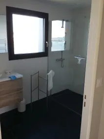 I piedi della casa nell'acqua - Image 3