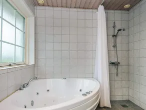 Vintage Holiday Home in Harboøre with Hot Tub - Image 3