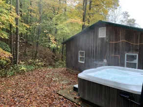 Beautiful, private, serene and clean! Near Athens and Hocking Hills. - Image 5