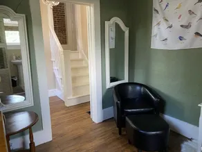Historic Steckel carriage house with picturesque landscaping - Image 3