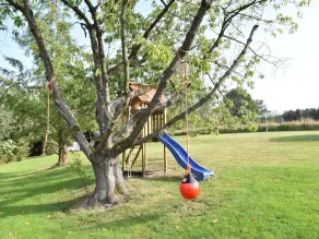 Lovely Bungalow near Sea in Elmenhorst - Image 2