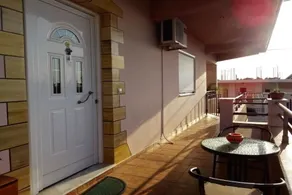 Appartement entièrement rénové, avec une vue magnifique sur le coucher du soleil et à proximité de la plage. - Image 3