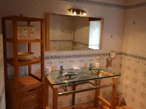 Casa rural en el corazón de los viñedos con degustación de vinos y zona infantil - Image 2
