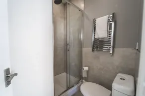 RoomApart 1a stylish and modern studio apartment - Image 2