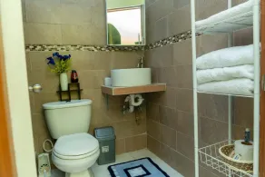 Spacious Two Bedroom Apartment - Image 4