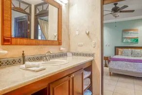 Wonderful Beachfront Condo w/ Modern Kitchen, Upscale Interior, Pool - Image 5