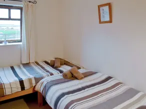 2 bedroom accommodation in Flamborough - Image 4