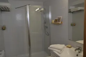 Garden apartment 5 minutes from Granada and the Alhambra! - Image 2