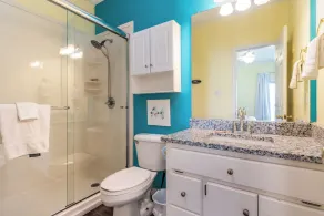 Crew Rest - Gulf Beachside, 4+ Bedrooms, 3.5 Baths, Pet Friendly, Sleeps 12 - Image 4
