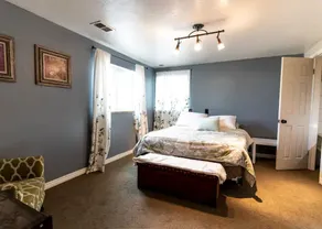 Near Olde Town Arvada - Golden - Red Rocks - Pet Friendly - Image 5