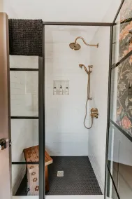 1 bedroom Modern Victorian in heart of downtown - Image 5