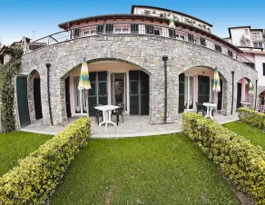 Apartment in Castellaro with communal pool - Image 4