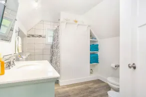 Location, Design, Indoor/Outdoor space, close to town and beach! - Image 5