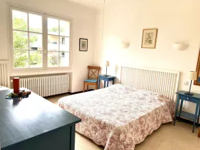 Smuk villa med privat pool beliggende i modne haver - Image 4