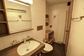 1-room flat with garden view on the 3rd floor - Image 4