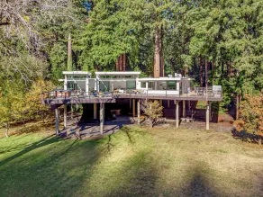 Stunning Contemporary Home, a River Penthouse on Russian River, like No Other!!  - Image 3