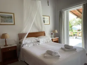 Peace, privacy, sea views and sunsets: Lephteris House with pool at Koukounaries - Image 3