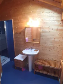 Charmerende hytte beliggende i udkanten af en dam med udsigt over skiløjperne - Image 4
