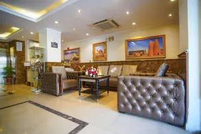 Lavilla Inn - Image 4