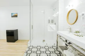 SKS - Superior Room, 1 King Bed with Sofa bed, Non Smoking - Image 3