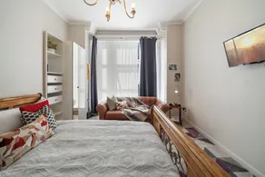 Elegant Modern Studio in the Heart of Ealing - Image 5
