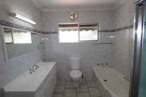 CENTRAL HOLIDAY HOME, VILLAGE LOCATION - Image 3