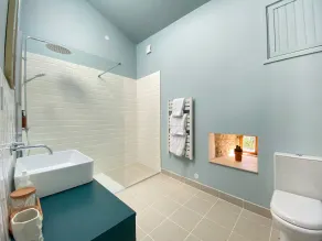 Stylish luxury villa with Cognac vineyard views and private pool - Image 3