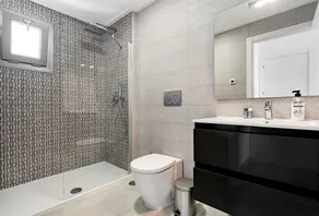 Top floor apartment with sunny roof terrace, heated pool and garden - Image 3