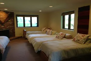 Gorgeous lakefront home one hour away from NYC - Image 2