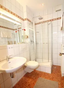 Apartment 4, 37sqm Kienberg, balcony, kitchenette, 1 bedroom, 1 bedsit. - Image 3