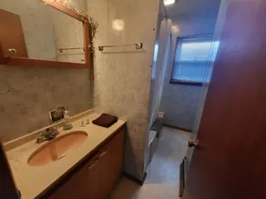 Adorable 1 Bedroom Bungalow - Image 2