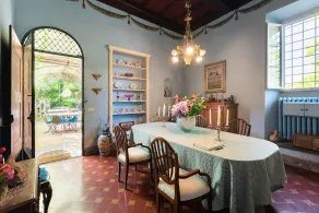 Luxury Suite in Renaissance Villa - Image 3