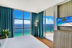 Two Bedroom Oceanfront Apartment - Image 5