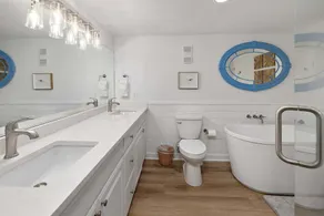 Oceanfront Condominium with Great Amenities - Image 5