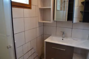 Air-conditioned house with heated swimming pool - Image 3