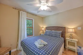 Lakefront family home in gated community with swimming area & dock - dogs OK - Image 3