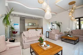 Airis Hotel & Suites - Image 4
