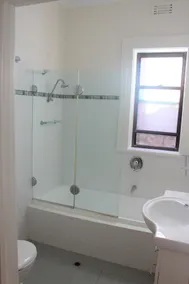 Light-filled comfortable 3 B/R  2 bathroom family home. Dogs by negotiation . - Image 2