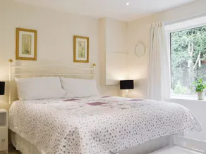 1 Schlafzimmer Unterkunft in Gunville, near Newport - Image 3