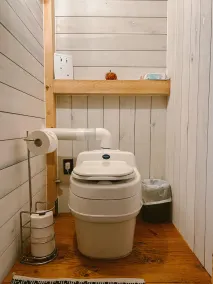 COZY PSU Rustic Tiny Home and Fishing Retreat - Image 5
