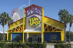Minutes to Universal Studios & City Walk! Pool, Free Parking & Breakfast! - Image 4