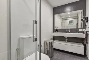 Unique Apartment - Image 4