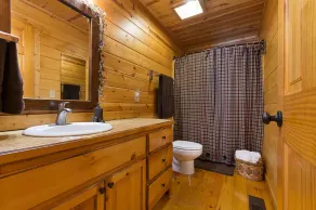 Luksus REALOG Cabin-Noisy Trout Creek-Great MTN / Valley Views-WIFI-FirePit-Arcade - Image 3